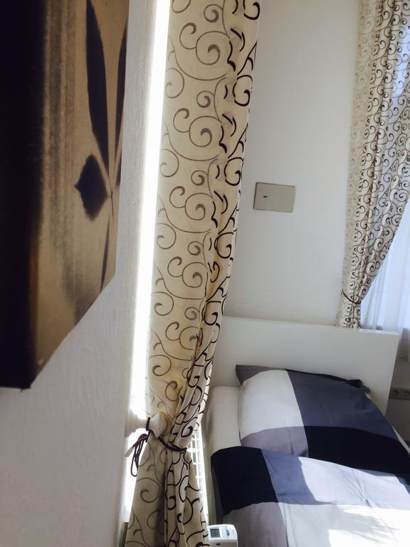 Hotel Rael-Boardinghouse Bielefeld Pokoj fotografie
